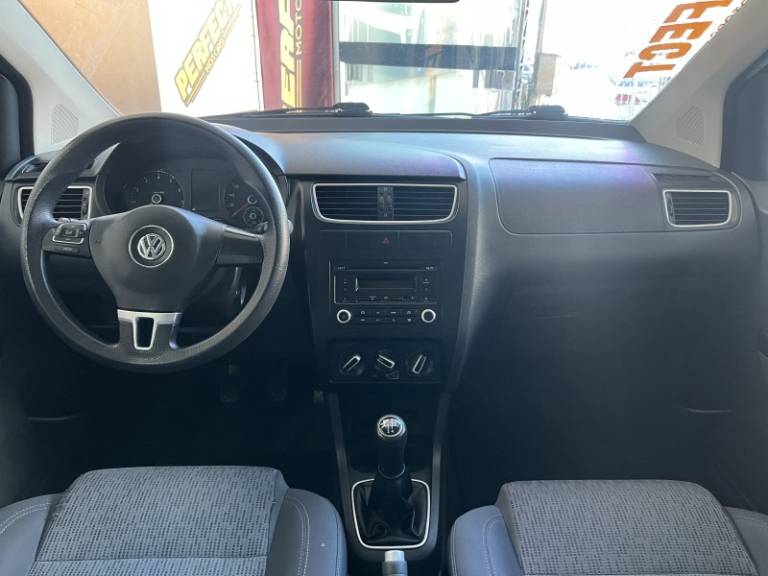 VOLKSWAGEN - FOX - 2013/2013 - Preta - R$ 35.900,00