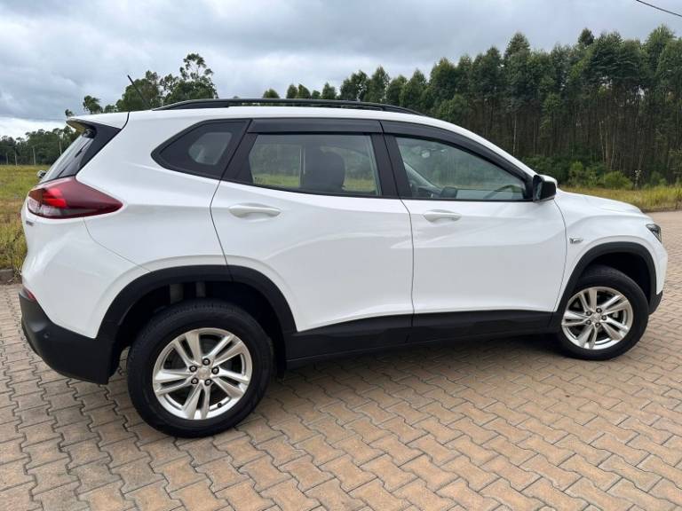 CHEVROLET - TRACKER - 2023/2023 - Branca - R$ 107.900,00