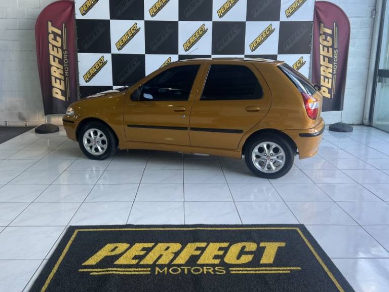 FIAT - PALIO - 2002/2002 - Amarela - R$ 16.900,00