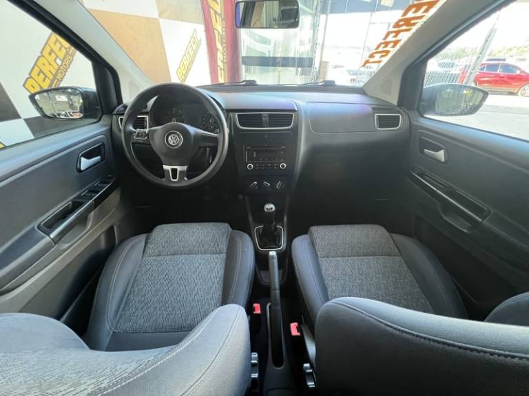 VOLKSWAGEN - FOX - 2013/2013 - Preta - R$ 35.900,00