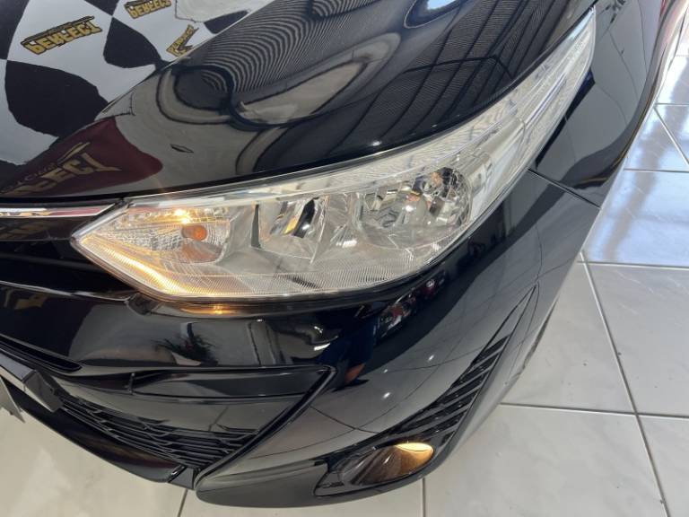 TOYOTA - YARIS - 2019/2019 - Preta - R$ 79.900,00