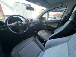 VOLKSWAGEN - GOL - 2014/2014 - Prata - R$ 36.900,00