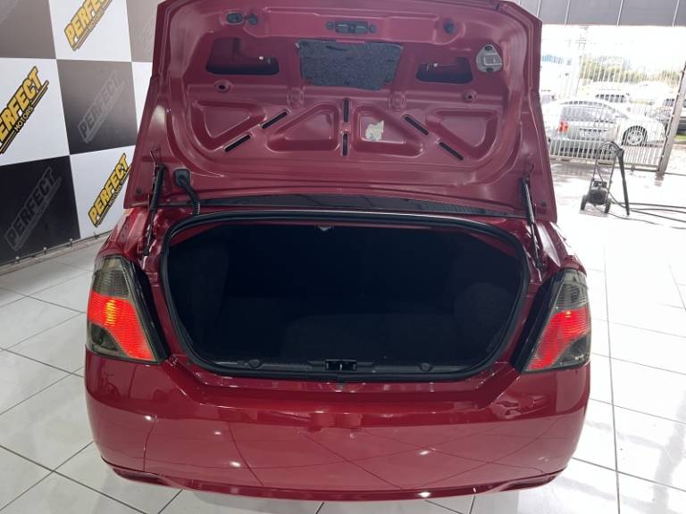 FORD - FIESTA - 2011/2011 - Vermelha - R$ 33.900,00