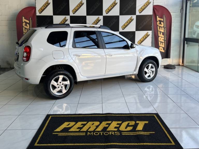RENAULT - DUSTER - 2014/2014 - Branca - R$ 54.900,00