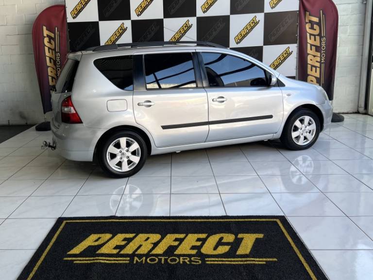 NISSAN - LIVINA - 2012/2012 - Prata - R$ 36.900,00