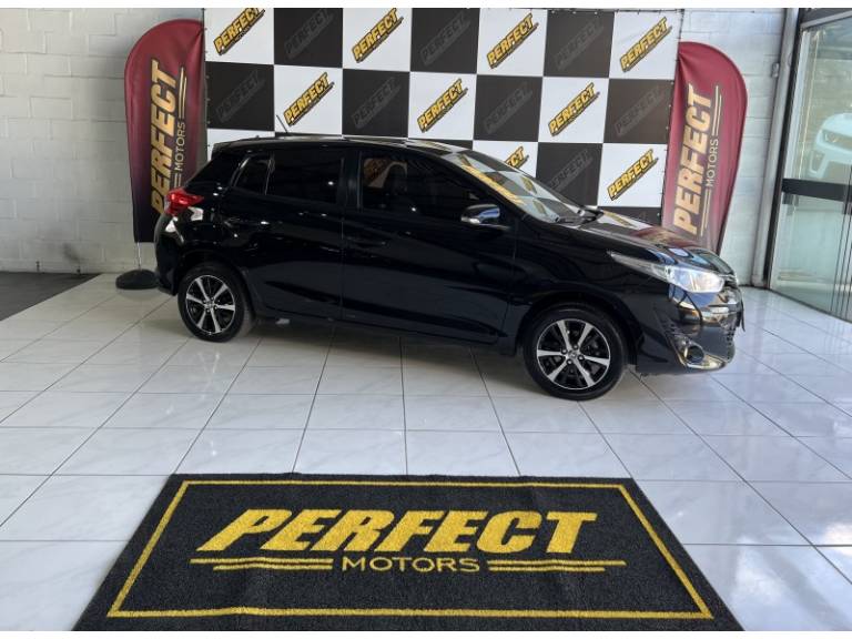 TOYOTA - YARIS - 2019/2019 - Preta - R$ 79.900,00