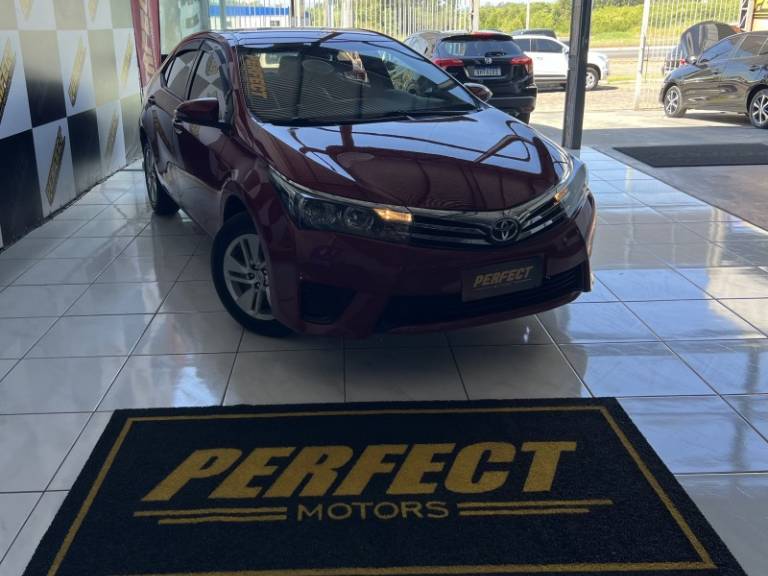 TOYOTA - COROLLA - 2016/2016 - Vermelha - R$ 82.900,00