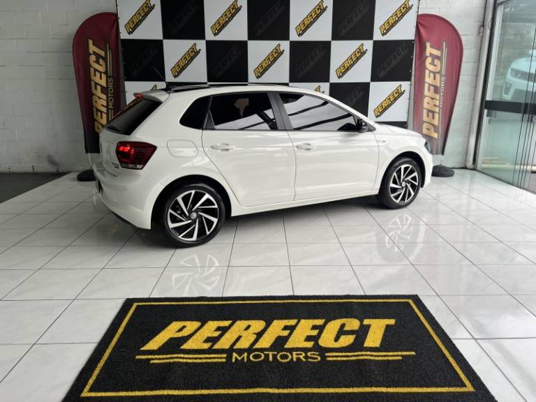 VOLKSWAGEN - POLO - 2019/2019 - Branca - R$ 81.900,00