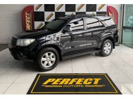 TOYOTA - HILUX SW4 - 2010/2010 - Preta - R$ 122.900,00