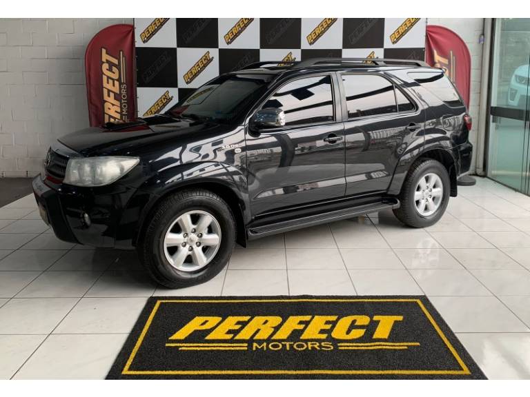 TOYOTA - HILUX SW4 - 2010/2010 - Preta - R$ 122.900,00