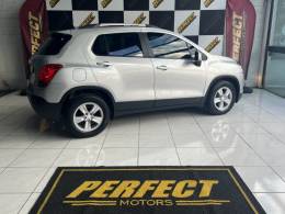 CHEVROLET - TRACKER - 2016/2016 - Prata - R$ 69.900,00