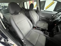 VOLKSWAGEN - FOX - 2014/2014 - Preta - R$ 41.900,00