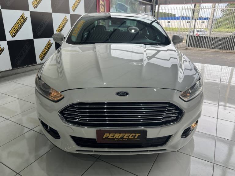 FORD - FUSION - 2015/2015 - Branca - R$ 79.900,00