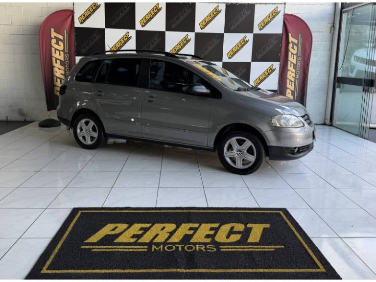 VOLKSWAGEN - SPACEFOX - 2008/2008 - Cinza - R$ 33.900,00