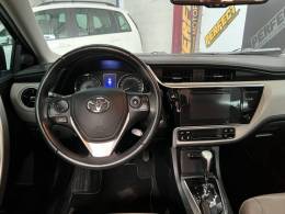 TOYOTA - COROLLA - 2018/2018 - Preta - R$ 99.900,00