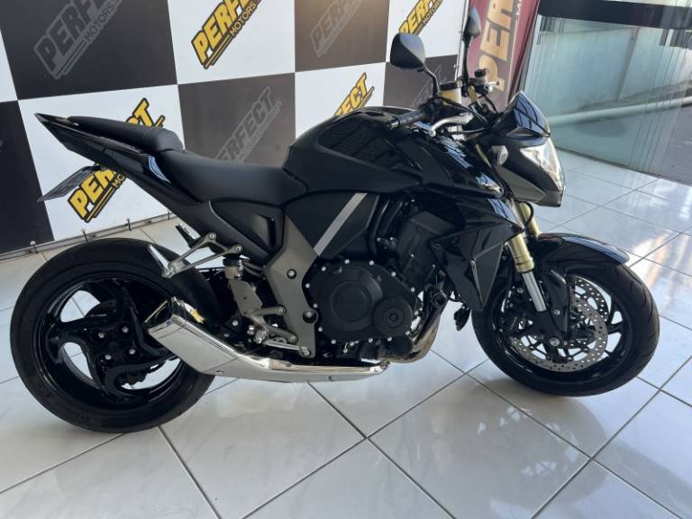 HONDA - CB 1000R - 2012/2012 - Preta - R$ 51.900,00