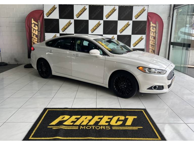 FORD - FUSION - 2015/2015 - Branca - R$ 79.900,00