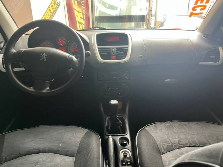 PEUGEOT - 207 - 2011/2011 - Preta - R$ 22.900,00