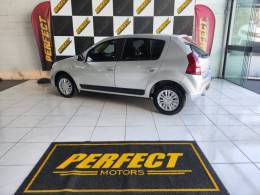 RENAULT - SANDERO - 2011/2012 - Prata - R$ 34.900,00