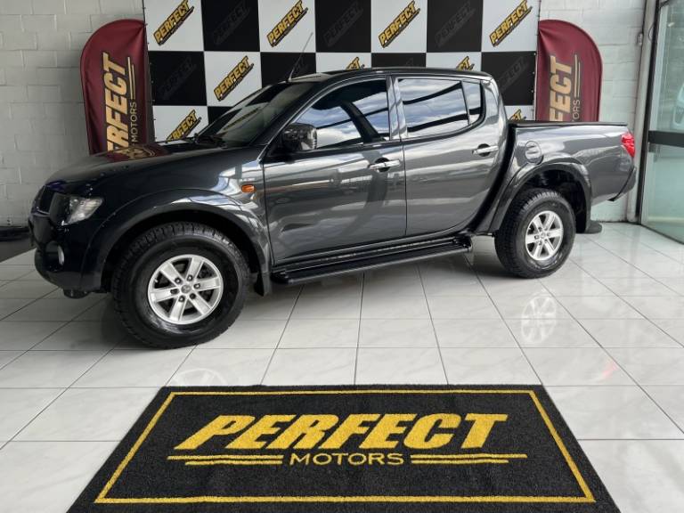 MITSUBISHI - L200 TRITON - 2009/2009 - Cinza - R$ 89.900,00