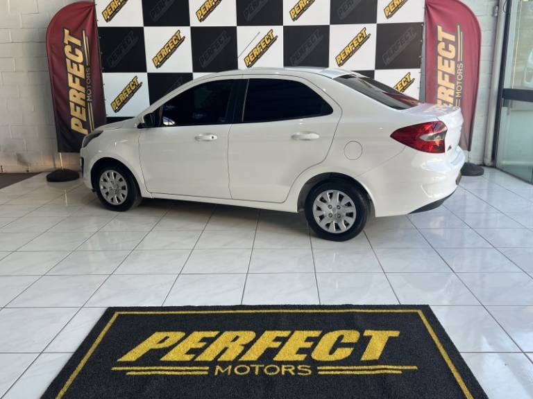 FORD - KA + - 2021/2021 - Branca - R$ 55.900,00