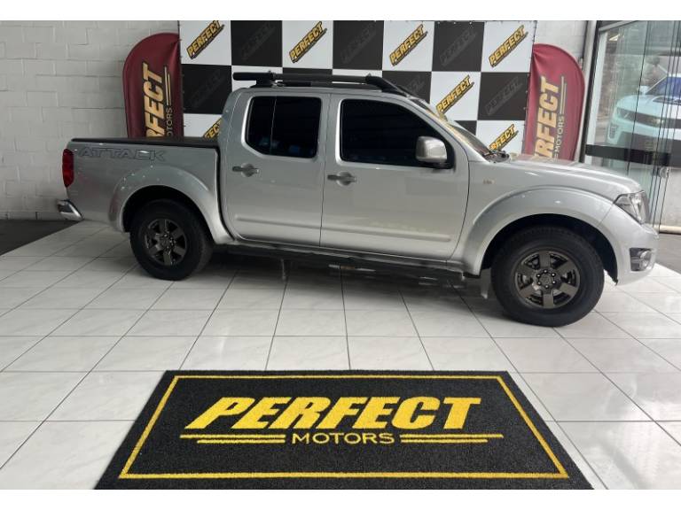 NISSAN - FRONTIER - 2015/2015 - Prata - R$ 95.900,00