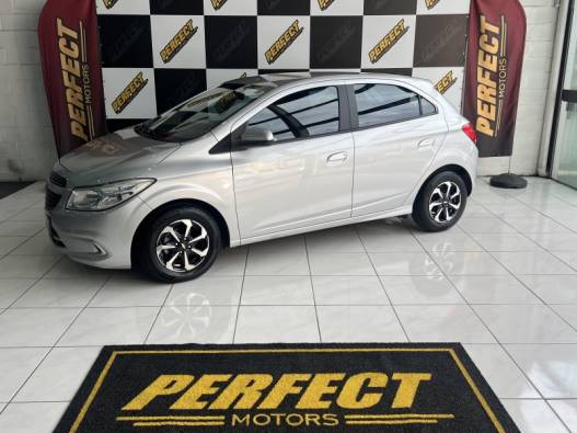 CHEVROLET - ONIX - 2017/2017 - Prata - R$ 47.900,00