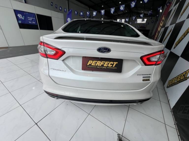 FORD - FUSION - 2015/2015 - Branca - R$ 79.900,00