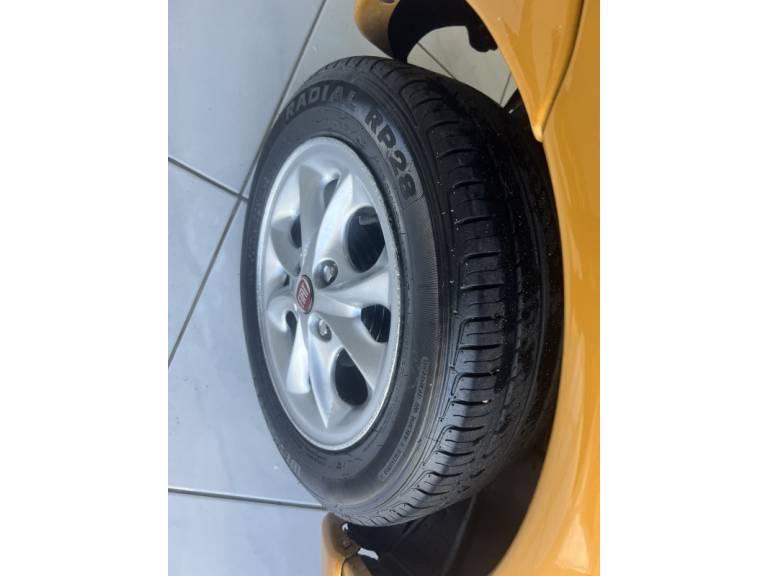 FIAT - PALIO - 2002/2002 - Amarela - R$ 16.900,00