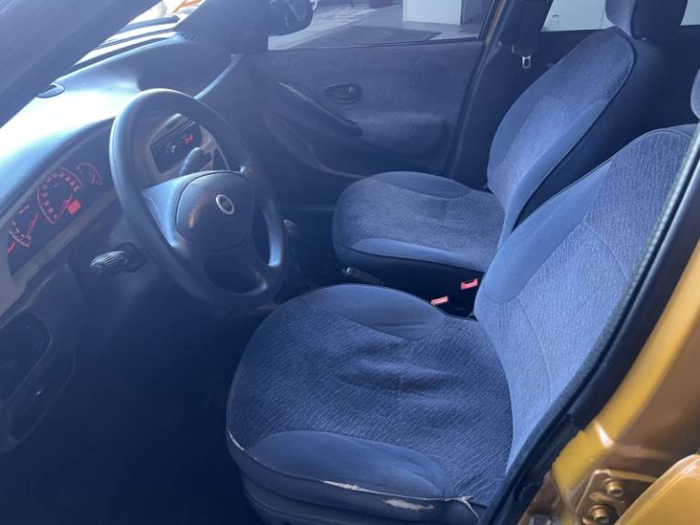 FIAT - PALIO - 2002/2002 - Amarela - R$ 16.900,00