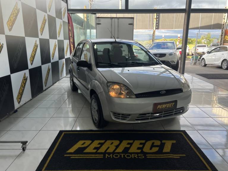FORD - FIESTA - 2007/2007 - Prata - R$ 20.900,00