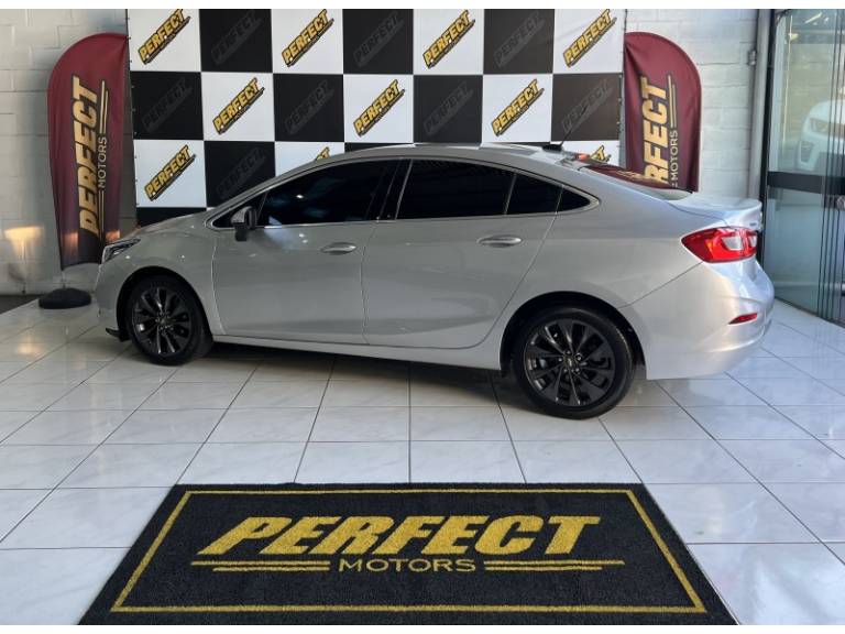 CHEVROLET - CRUZE - 2017/2017 - Prata - R$ 85.900,00