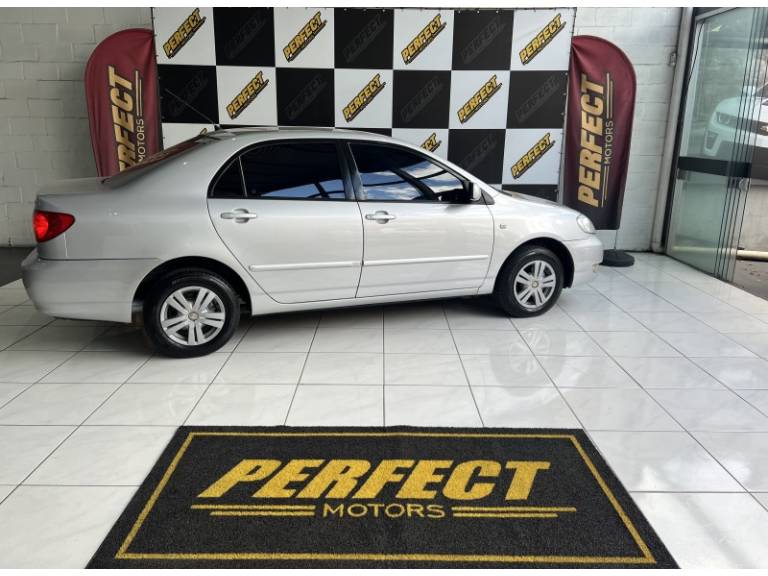 TOYOTA - COROLLA - 2008/2008 - Prata - R$ 45.900,00