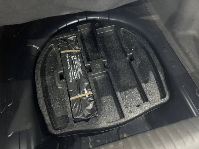 CHEVROLET - COBALT - 2013/2013 - Azul - R$ 44.900,00