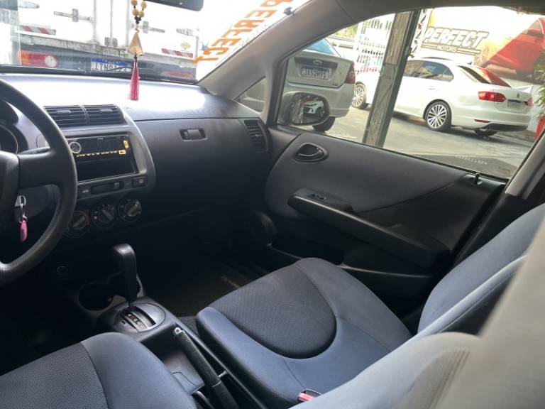 HONDA - FIT - 2005/2005 - Prata - R$ 23.900,00