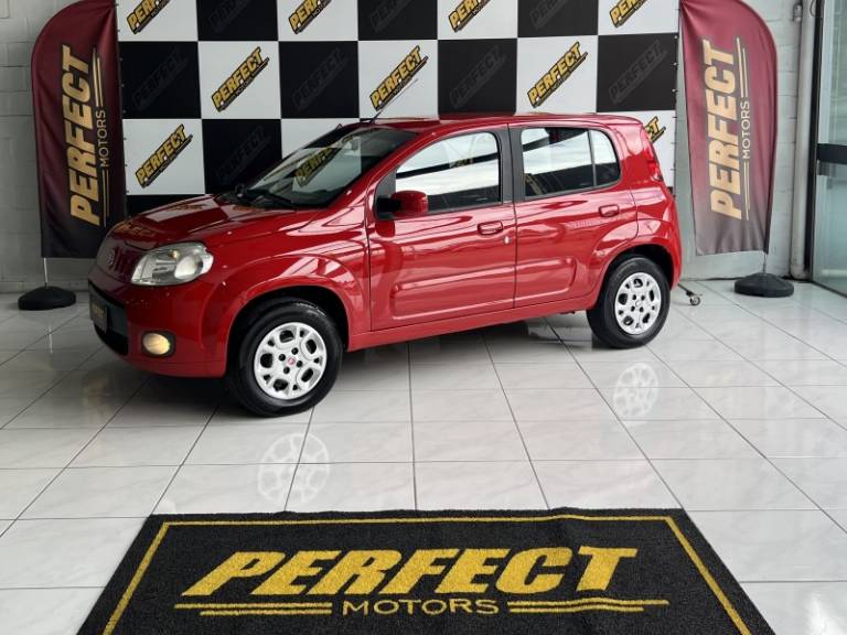 FIAT - UNO - 2012/2012 - Vermelha - R$ 33.900,00