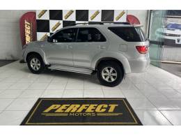 TOYOTA - HILUX SW4 - 2008/2008 - Preta - R$ 104.900,00