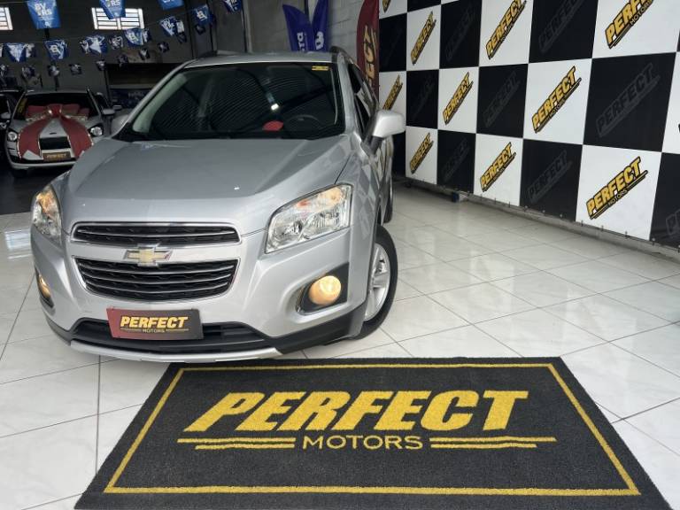 CHEVROLET - TRACKER - 2016/2016 - Prata - R$ 69.900,00