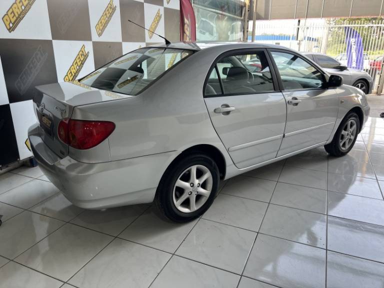 TOYOTA - COROLLA - 2003/2003 - Prata - R$ 34.900,00