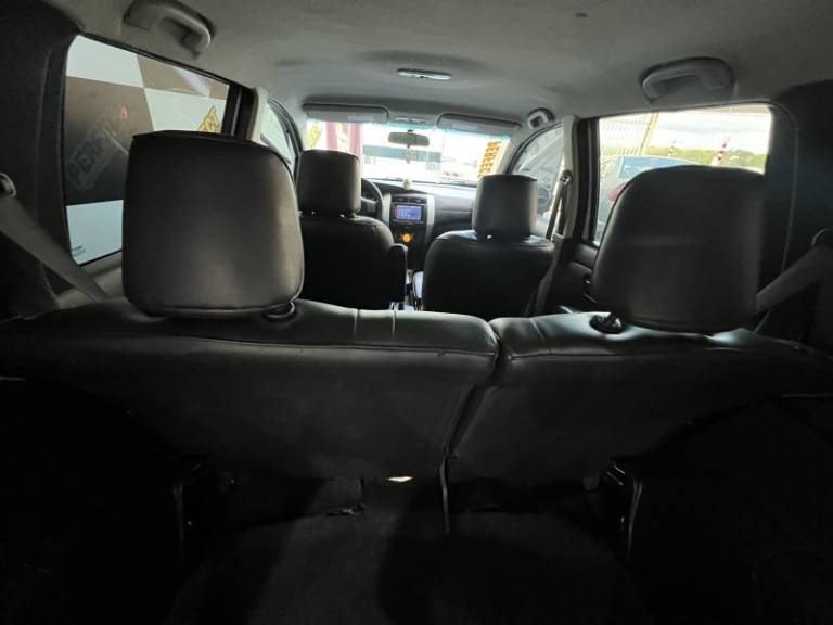 NISSAN - LIVINA - 2012/2012 - Prata - R$ 36.900,00