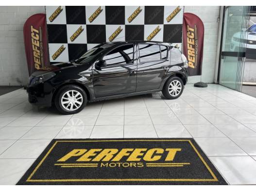 RENAULT - SANDERO - 2014/2014 - Preta - R$ 33.900,00
