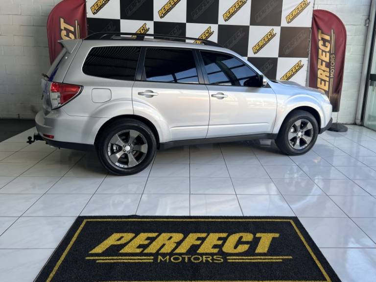 SUBARU - FORESTER - 2011/2011 - Prata - R$ 64.900,00