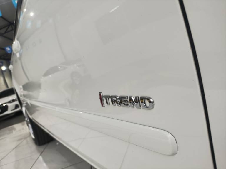 VOLKSWAGEN - VOYAGE - 2013/2013 - Branca - R$ 35.900,00