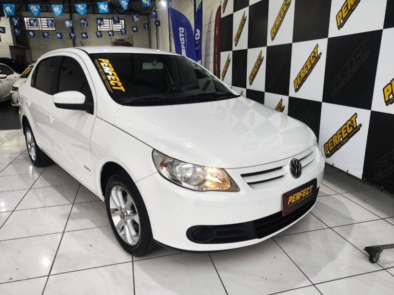 VOLKSWAGEN - VOYAGE - 2013/2013 - Branca - R$ 35.900,00