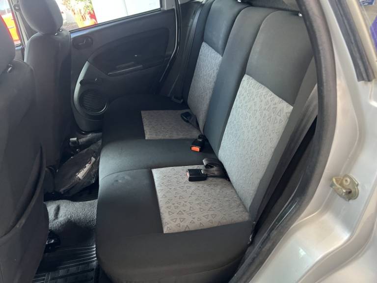 FORD - FIESTA - 2011/2011 - Prata - R$ 33.900,00