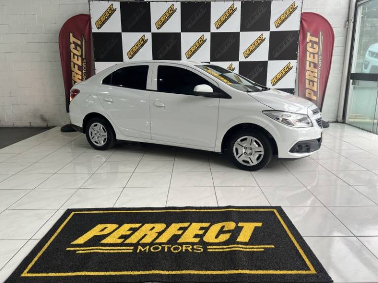 CHEVROLET - PRISMA - 2014/2014 - Branca - R$ 43.900,00