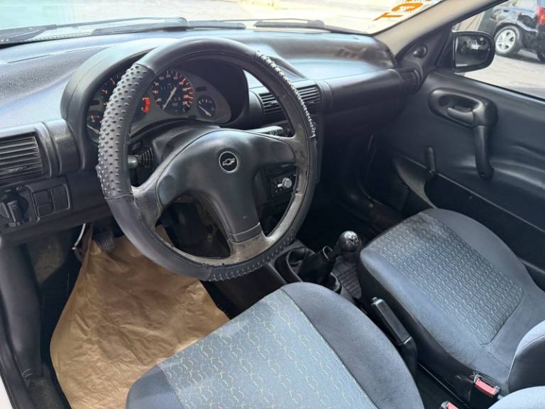 CHEVROLET - CORSA - 2003/2003 - Branca - R$ 30.900,00