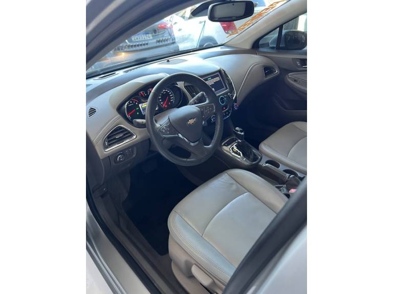 CHEVROLET - CRUZE - 2017/2017 - Prata - R$ 85.900,00