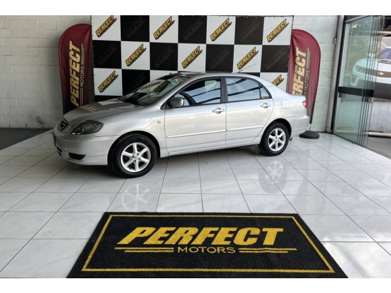 TOYOTA - COROLLA - 2003/2003 - Prata - R$ 34.900,00