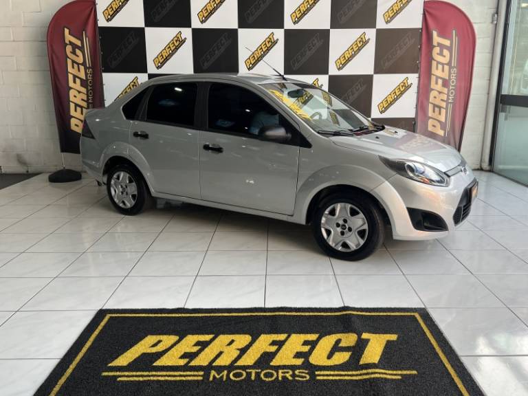 FORD - FIESTA - 2011/2011 - Prata - R$ 33.900,00